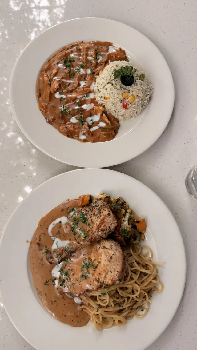 Grilled chicken with spaghetti and rice