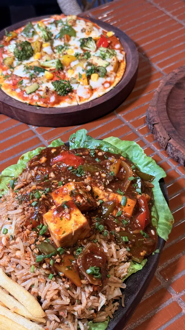 Pizza and sizzler